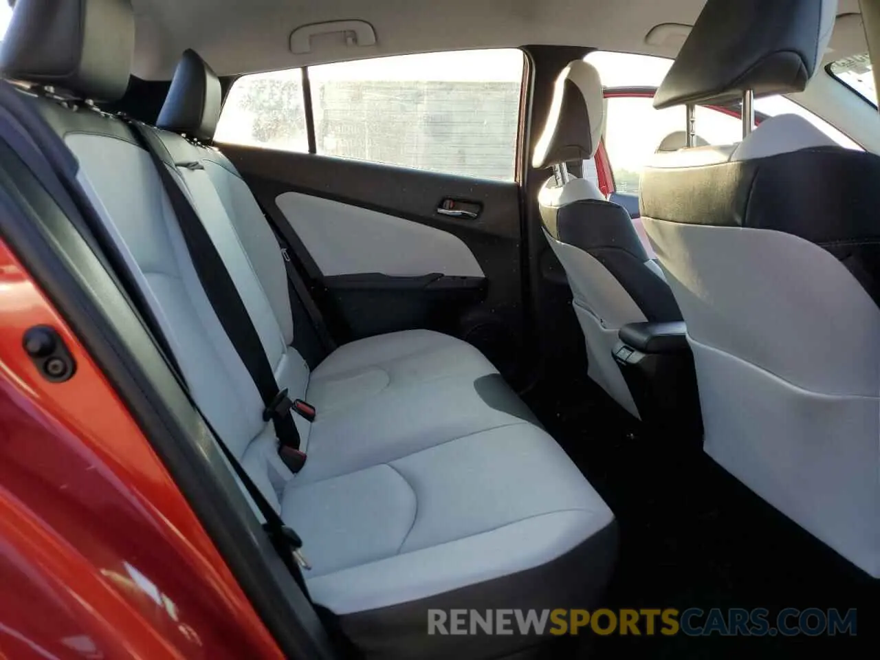 10 Photograph of a damaged car JTDL9RFU6K3003892 TOYOTA PRIUS 2019