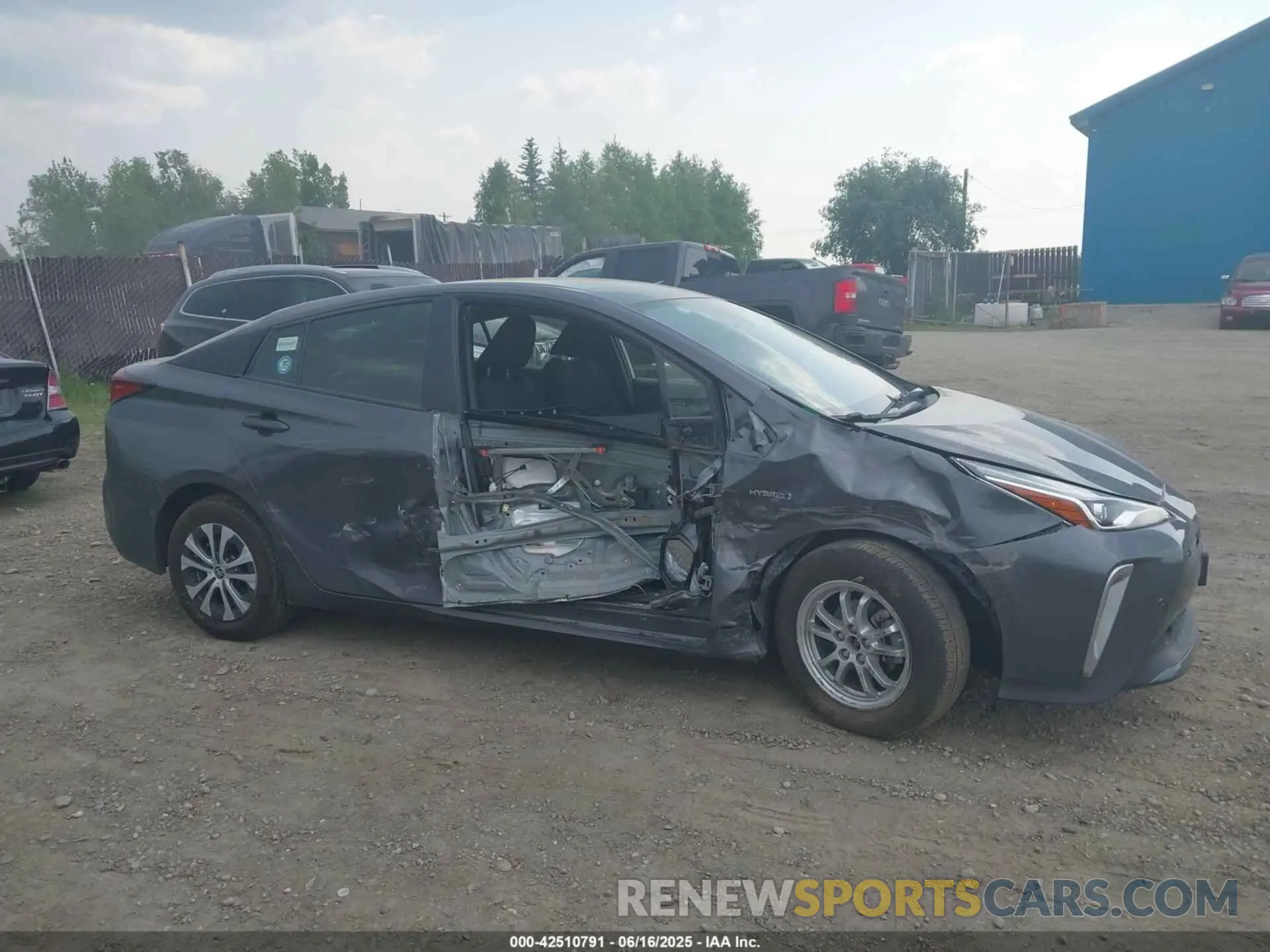 13 Photograph of a damaged car JTDL9RFU6K3010339 TOYOTA PRIUS 2019