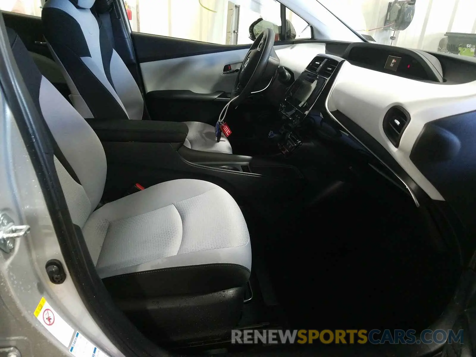 5 Photograph of a damaged car JTDL9RFU6K3010793 TOYOTA PRIUS 2019