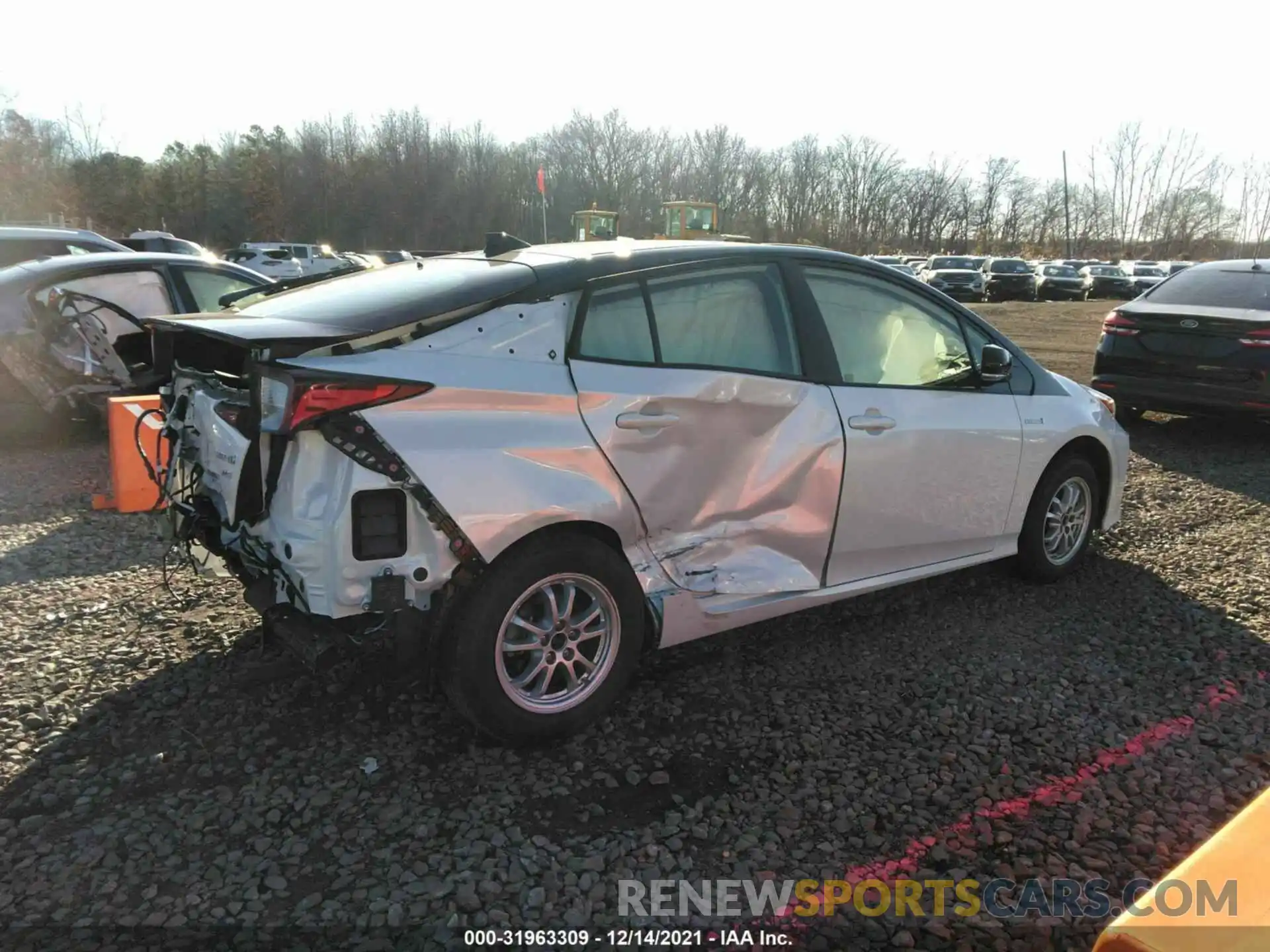 4 Photograph of a damaged car JTDL9RFU7K3005084 TOYOTA PRIUS 2019