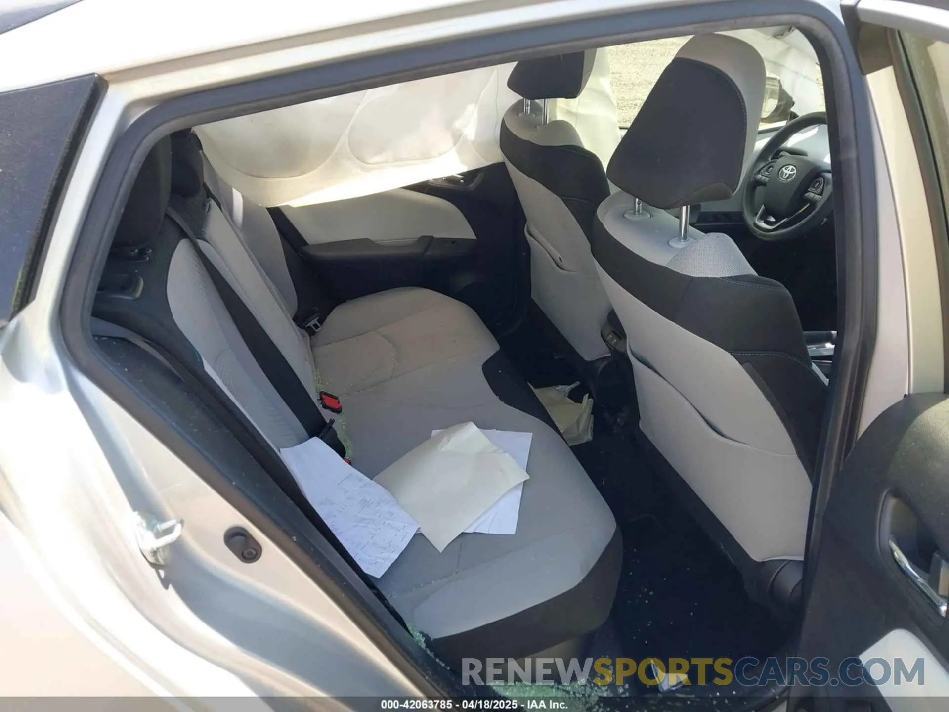 8 Photograph of a damaged car JTDL9RFU7K3005280 TOYOTA PRIUS 2019