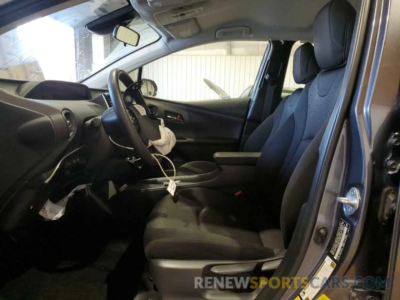 7 Photograph of a damaged car JTDL9RFU7K3011810 TOYOTA PRIUS 2019