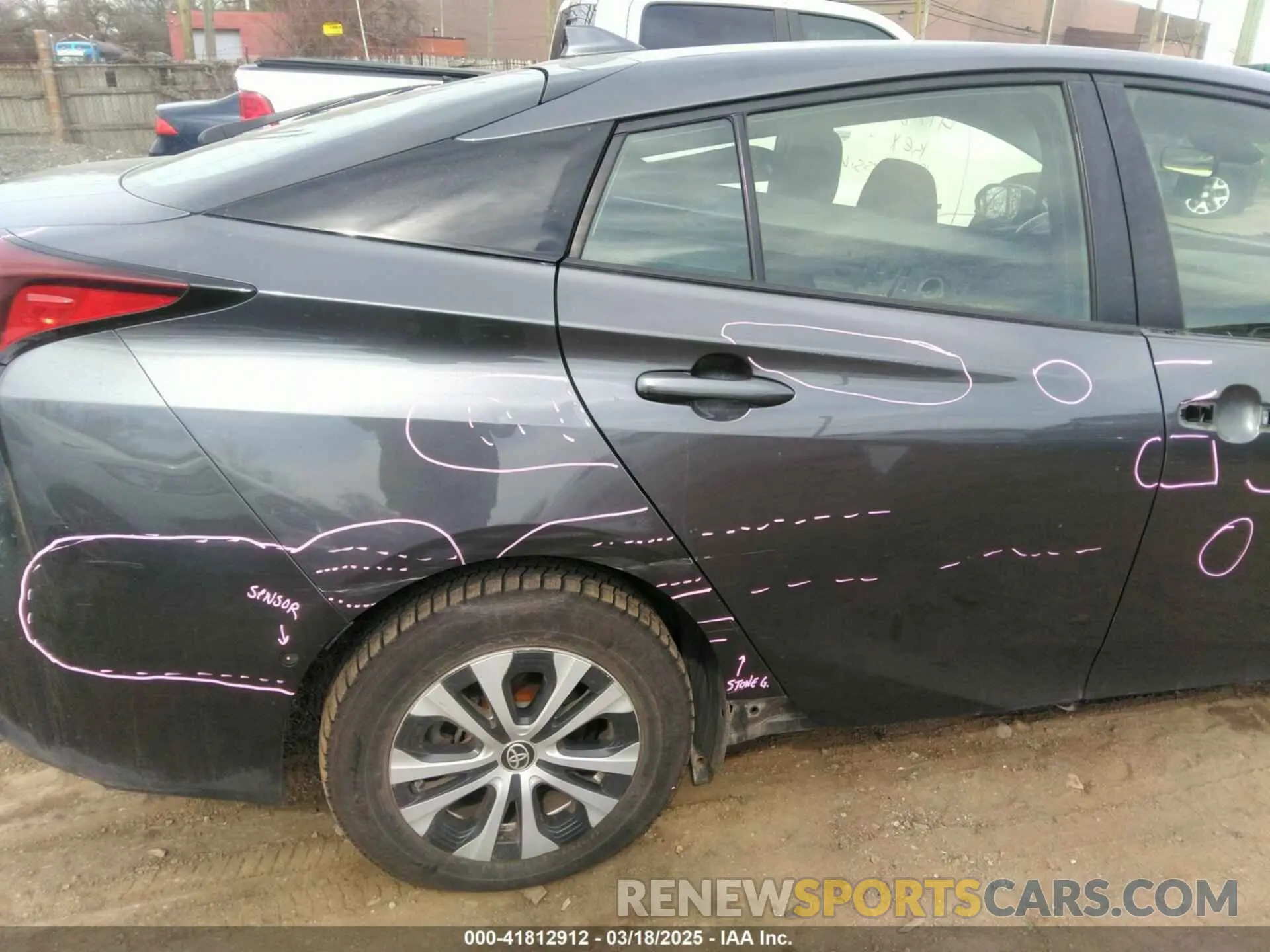 18 Photograph of a damaged car JTDL9RFU9K3009363 TOYOTA PRIUS 2019