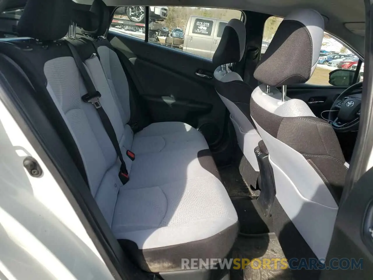 10 Photograph of a damaged car JTDL9RFUXK3006102 TOYOTA PRIUS 2019