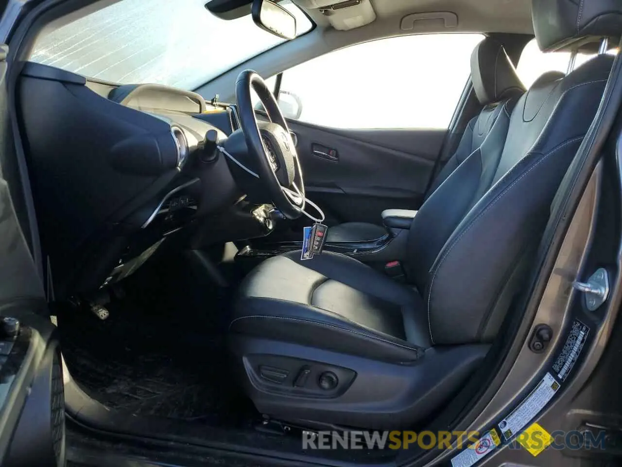 7 Photograph of a damaged car JTDKARFPXL3153034 TOYOTA PRIUS 2020