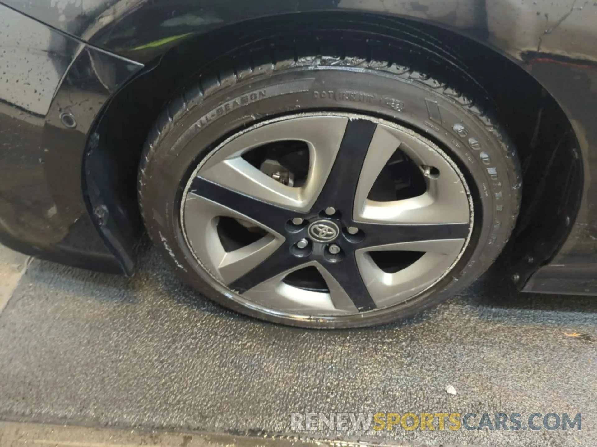 26 Photograph of a damaged car JTDKARFU0L3115804 TOYOTA PRIUS 2020