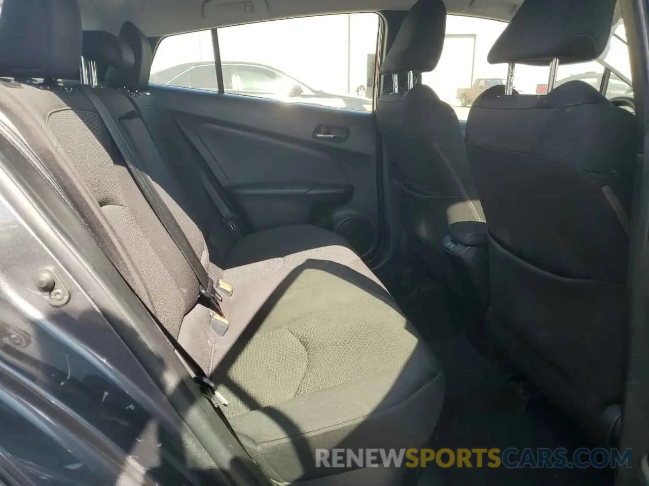 10 Photograph of a damaged car JTDKARFU0L3124101 TOYOTA PRIUS 2020