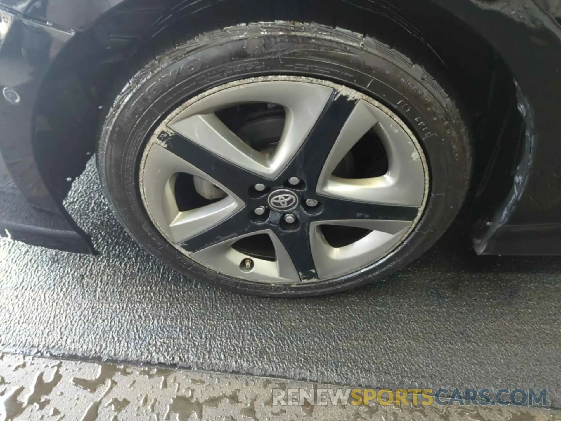 18 Photograph of a damaged car JTDKARFU1L3114967 TOYOTA PRIUS 2020