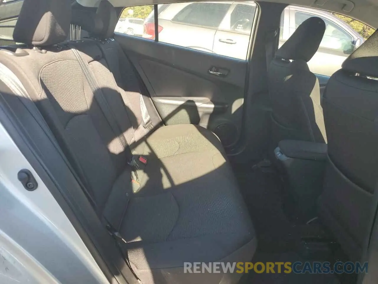 10 Photograph of a damaged car JTDKARFU1L3118100 TOYOTA PRIUS 2020