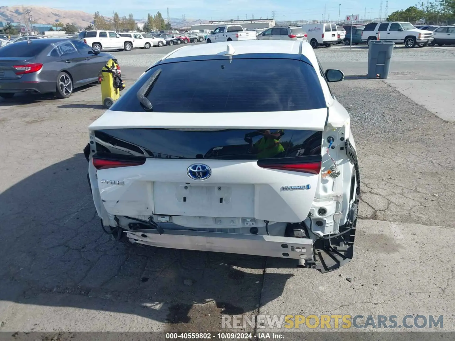 17 Photograph of a damaged car JTDKARFU2L3107607 TOYOTA PRIUS 2020
