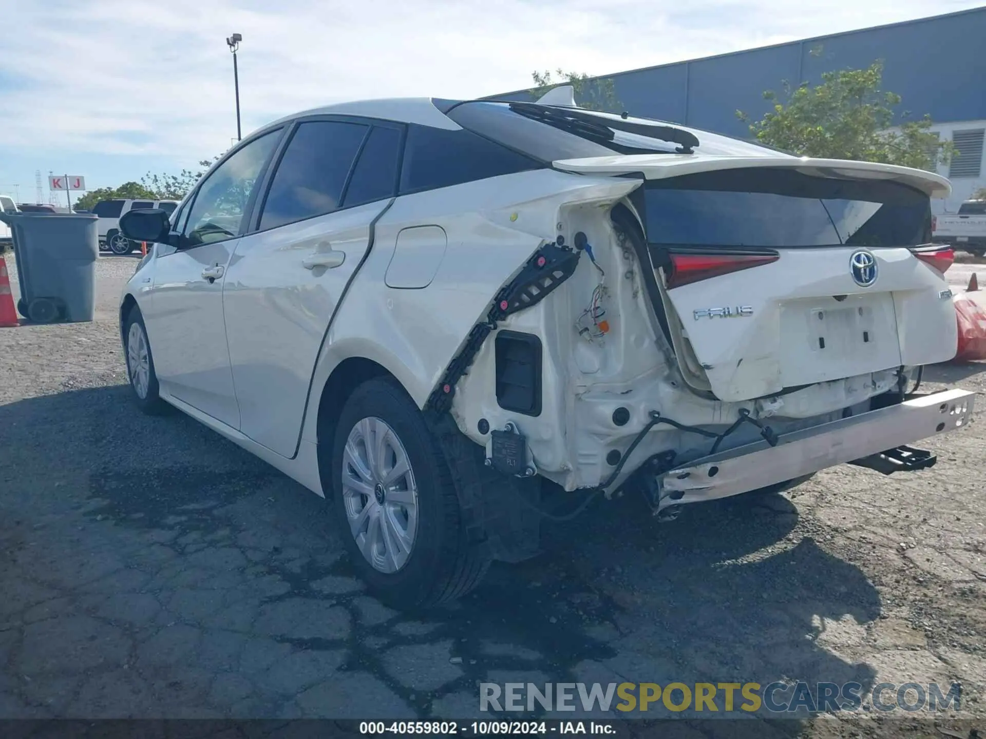 6 Photograph of a damaged car JTDKARFU2L3107607 TOYOTA PRIUS 2020