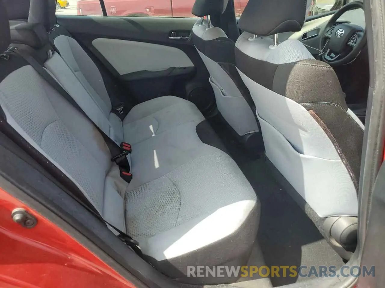 10 Photograph of a damaged car JTDKARFU2L3109549 TOYOTA PRIUS 2020