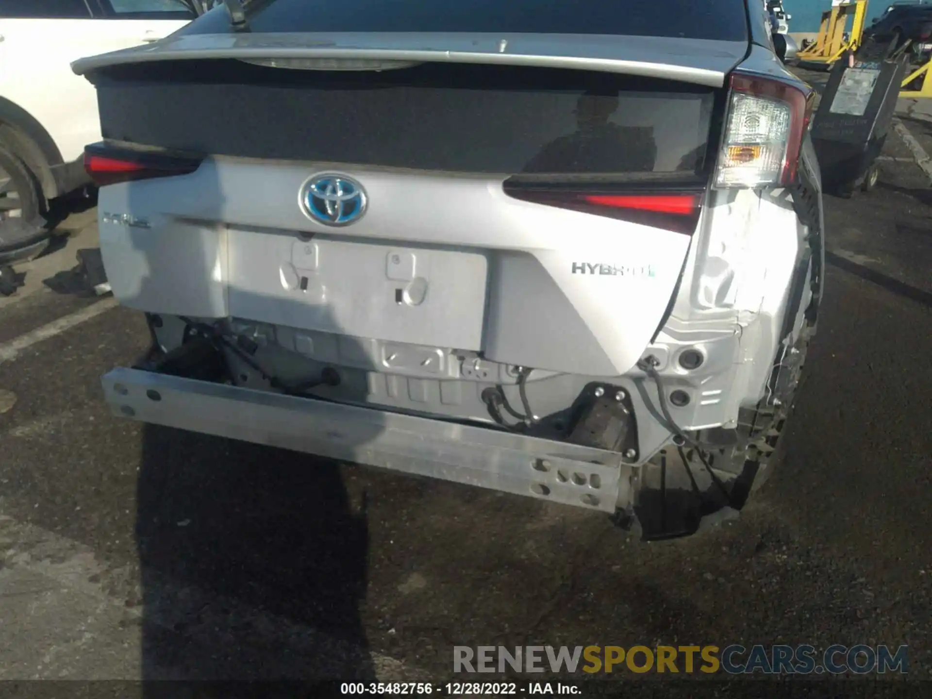 6 Photograph of a damaged car JTDKARFU2L3112161 TOYOTA PRIUS 2020