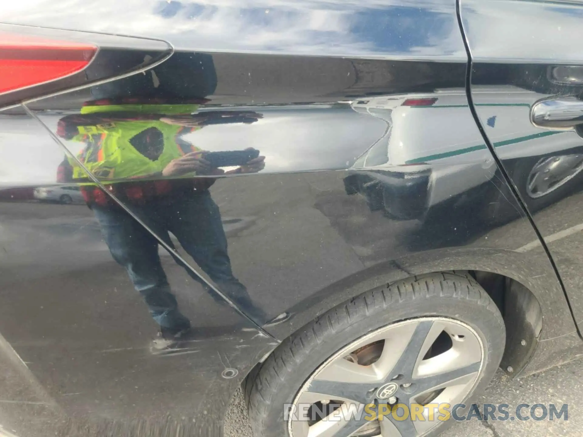 4 Photograph of a damaged car JTDKARFU2L3114749 TOYOTA PRIUS 2020