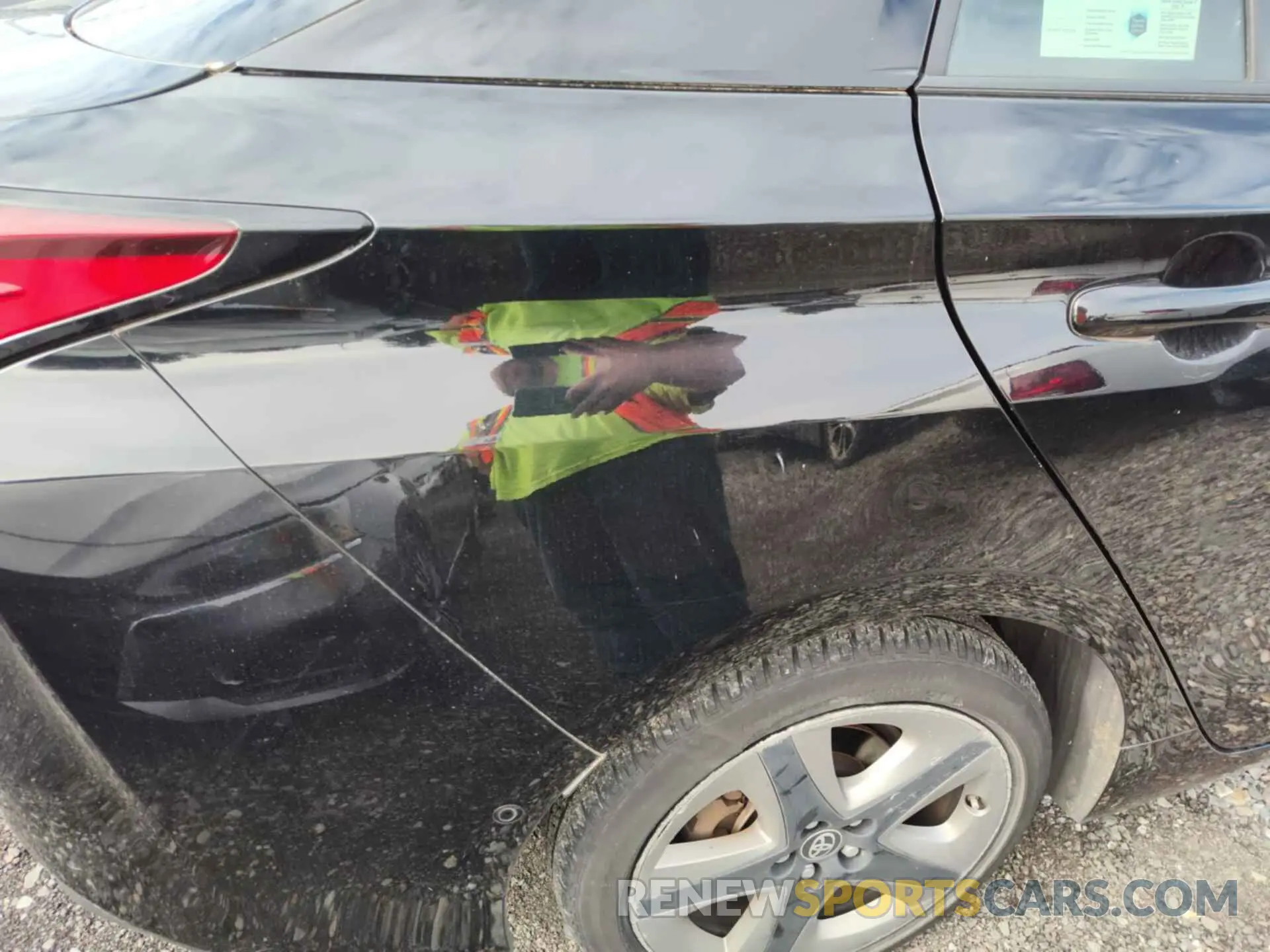 21 Photograph of a damaged car JTDKARFU2L3115416 TOYOTA PRIUS 2020