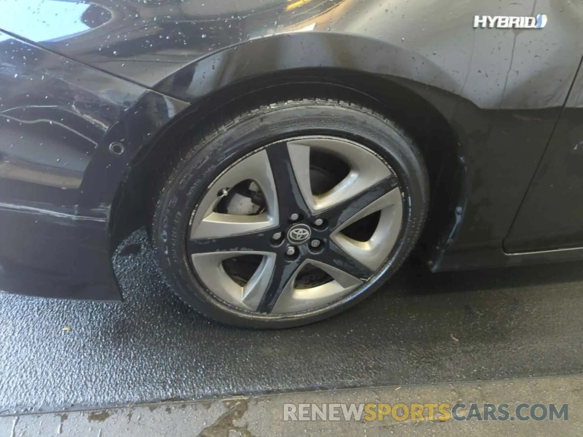 29 Photograph of a damaged car JTDKARFU2L3115416 TOYOTA PRIUS 2020