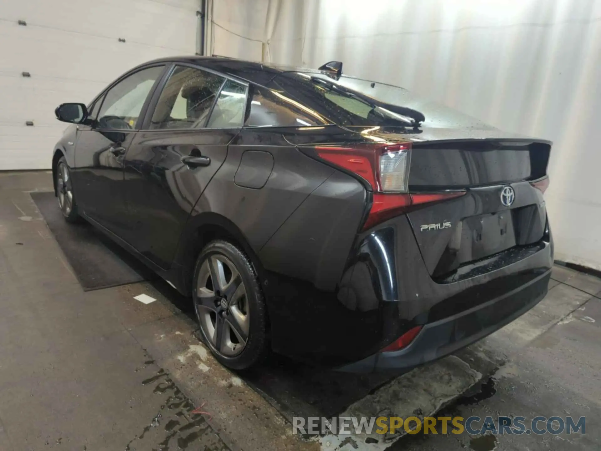33 Photograph of a damaged car JTDKARFU2L3115416 TOYOTA PRIUS 2020
