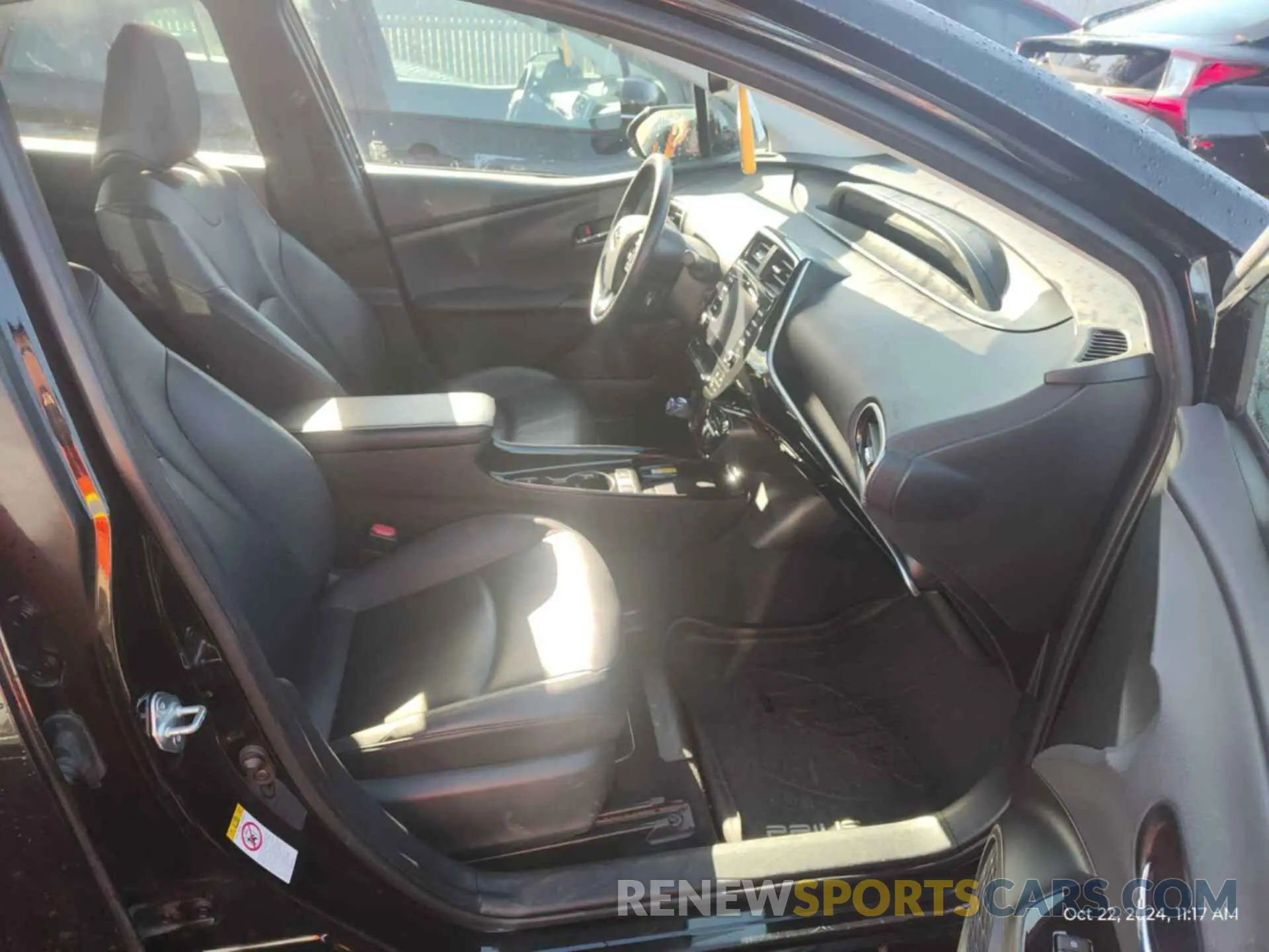 33 Photograph of a damaged car JTDKARFU2L3115450 TOYOTA PRIUS 2020