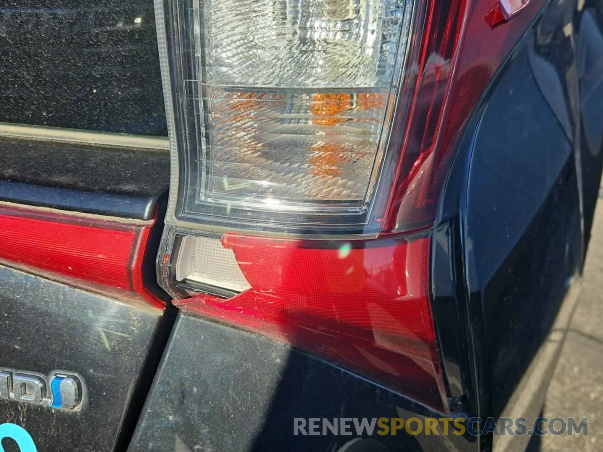 18 Photograph of a damaged car JTDKARFU2L3116131 TOYOTA PRIUS 2020
