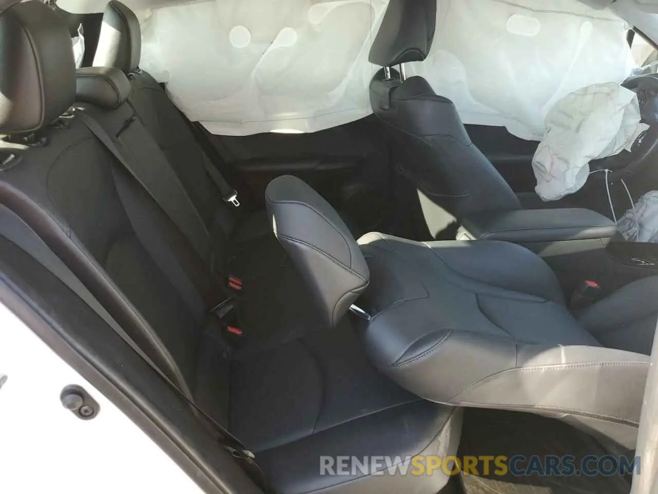 10 Photograph of a damaged car JTDKARFU2L3117506 TOYOTA PRIUS 2020