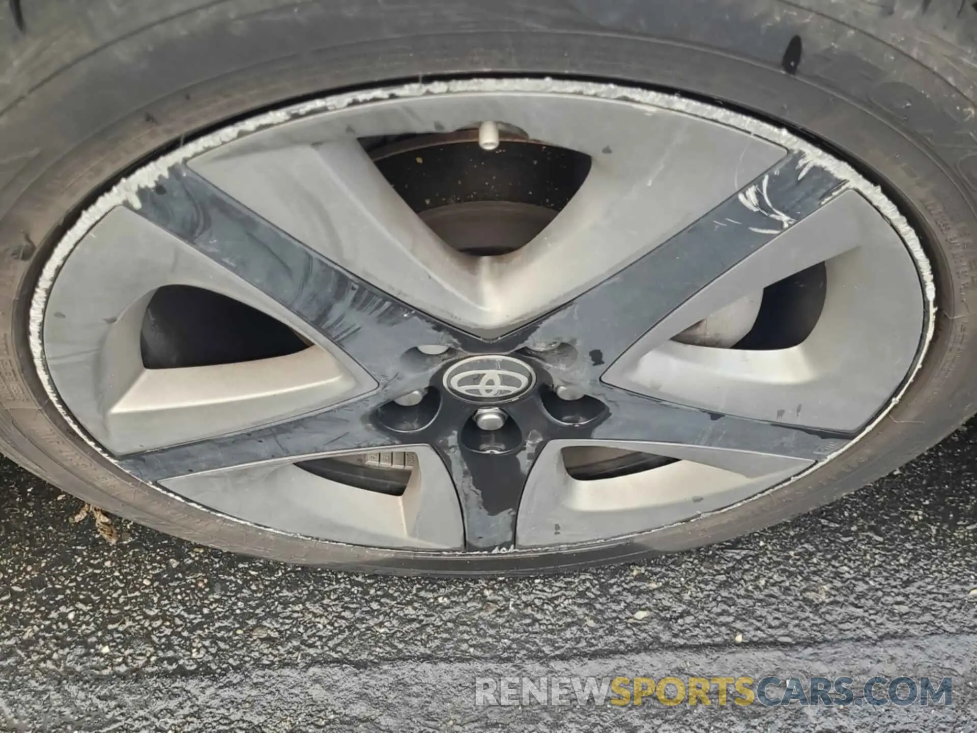 17 Photograph of a damaged car JTDKARFU3L3115196 TOYOTA PRIUS 2020