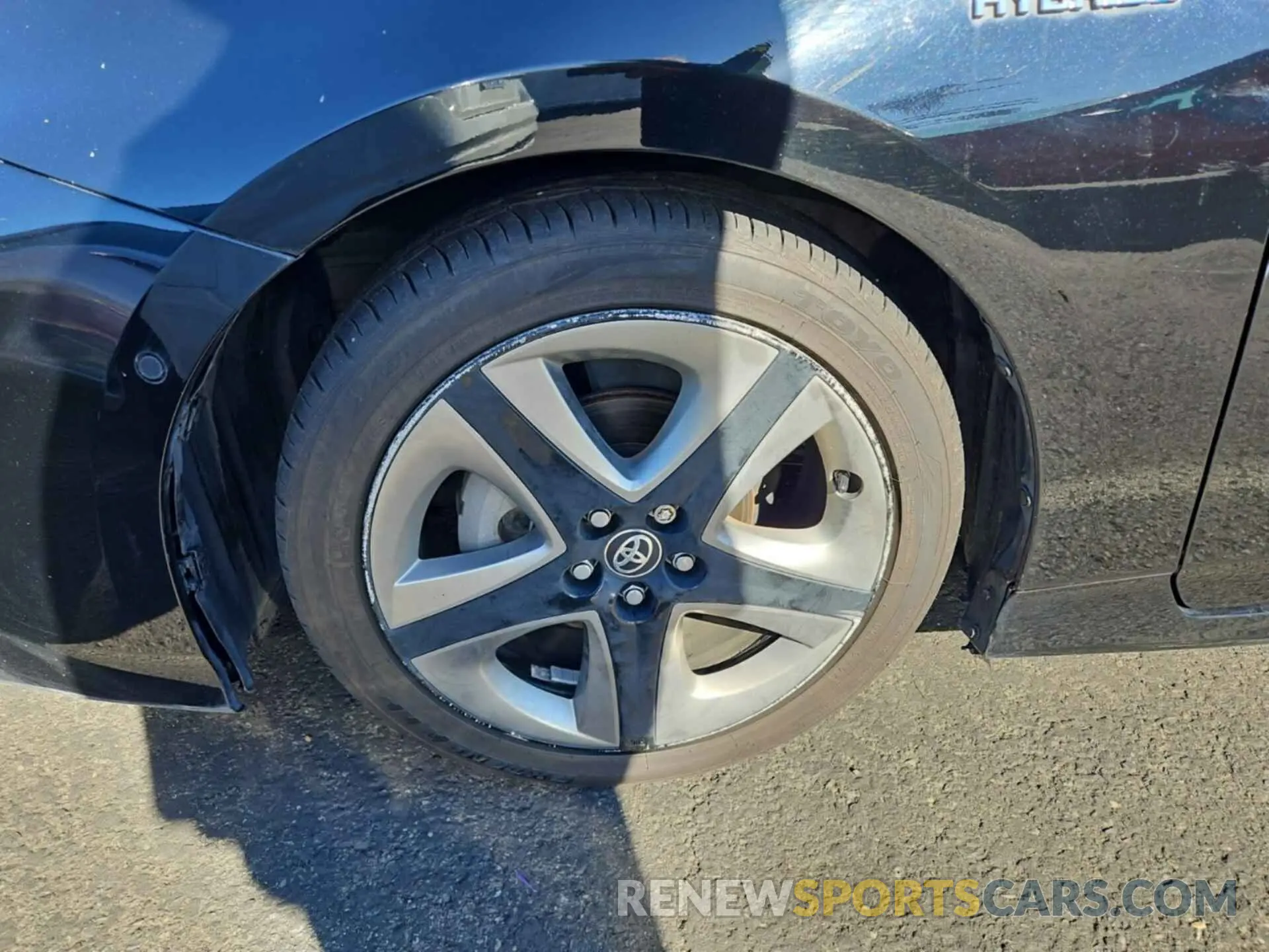 33 Photograph of a damaged car JTDKARFU3L3115196 TOYOTA PRIUS 2020