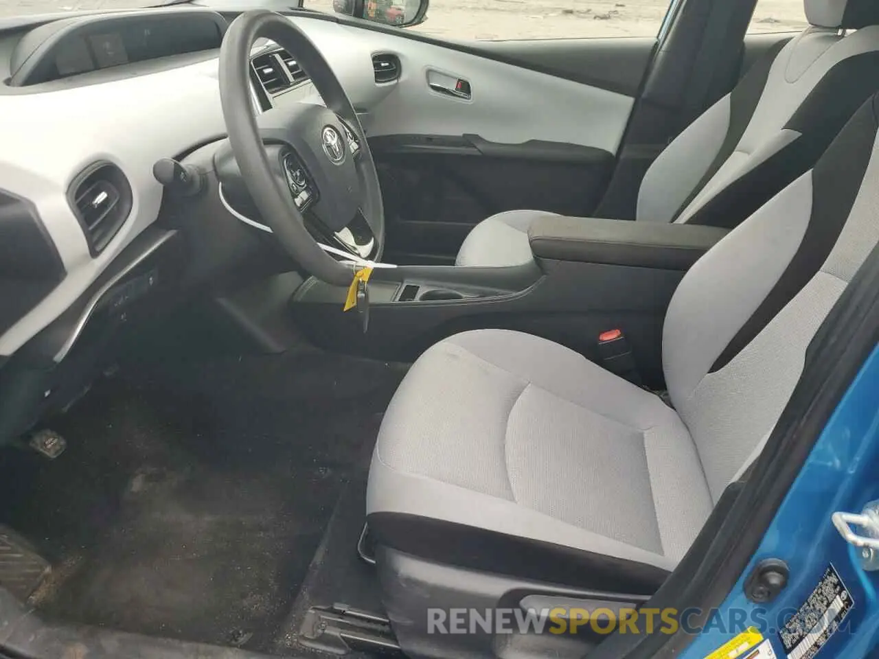 7 Photograph of a damaged car JTDKARFU4L3109598 TOYOTA PRIUS 2020
