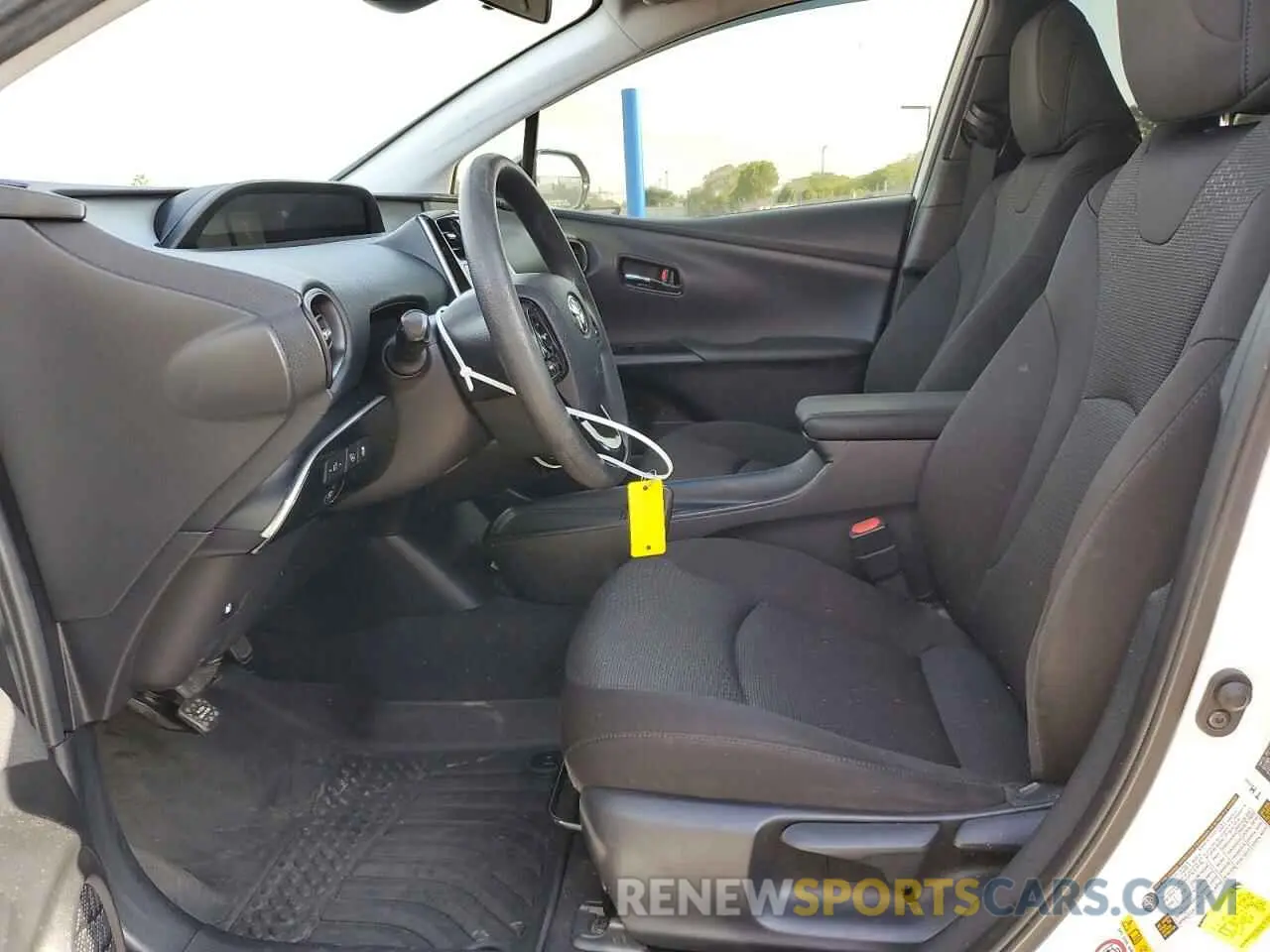 7 Photograph of a damaged car JTDKARFU4L3112436 TOYOTA PRIUS 2020