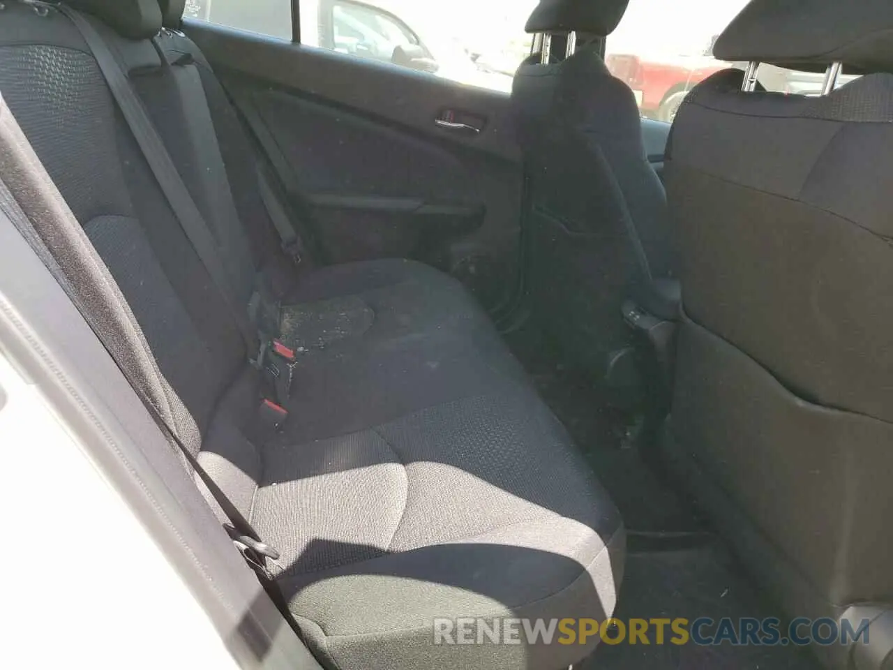 10 Photograph of a damaged car JTDKARFU4L3124022 TOYOTA PRIUS 2020