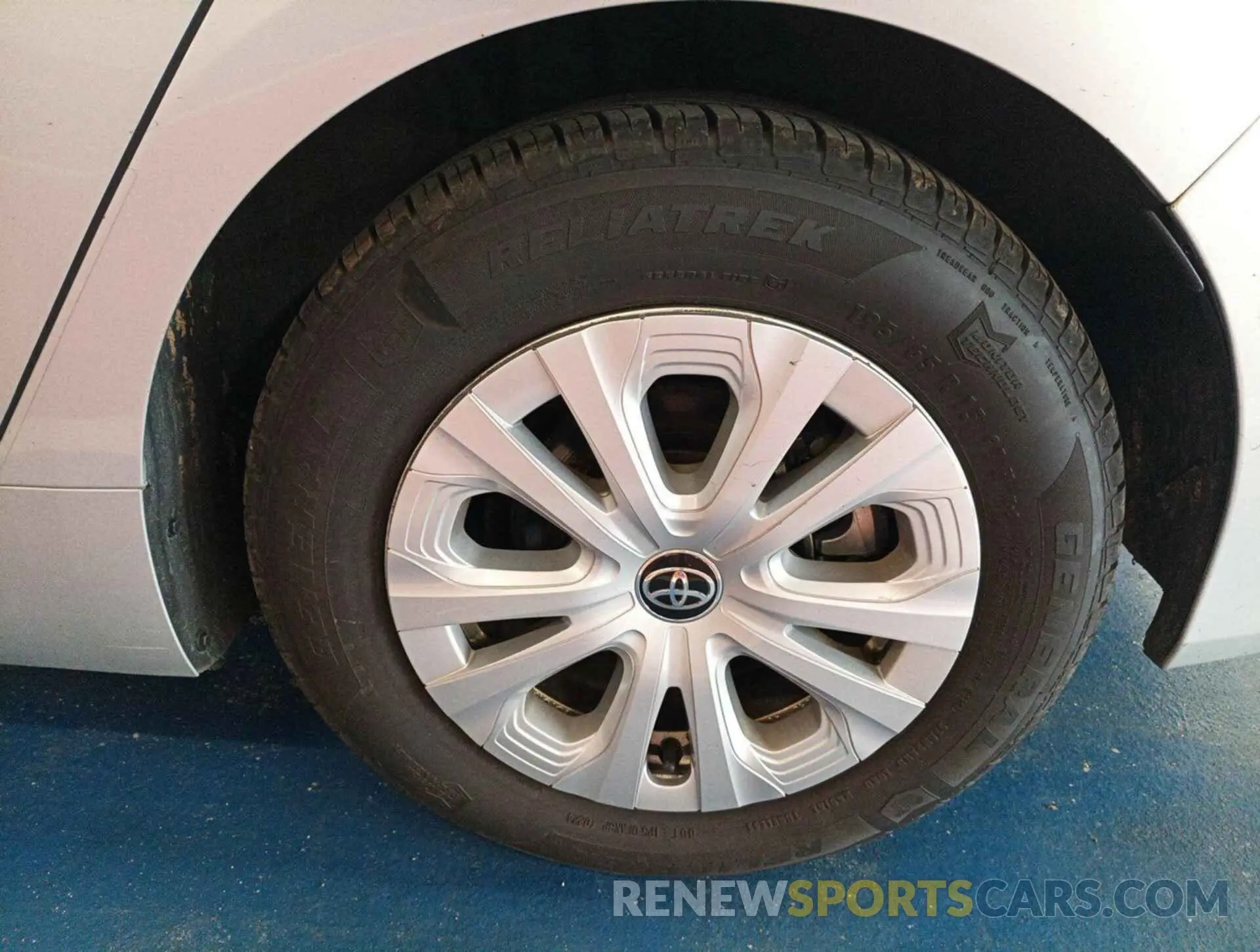 11 Photograph of a damaged car JTDKARFU5L3108086 TOYOTA PRIUS 2020