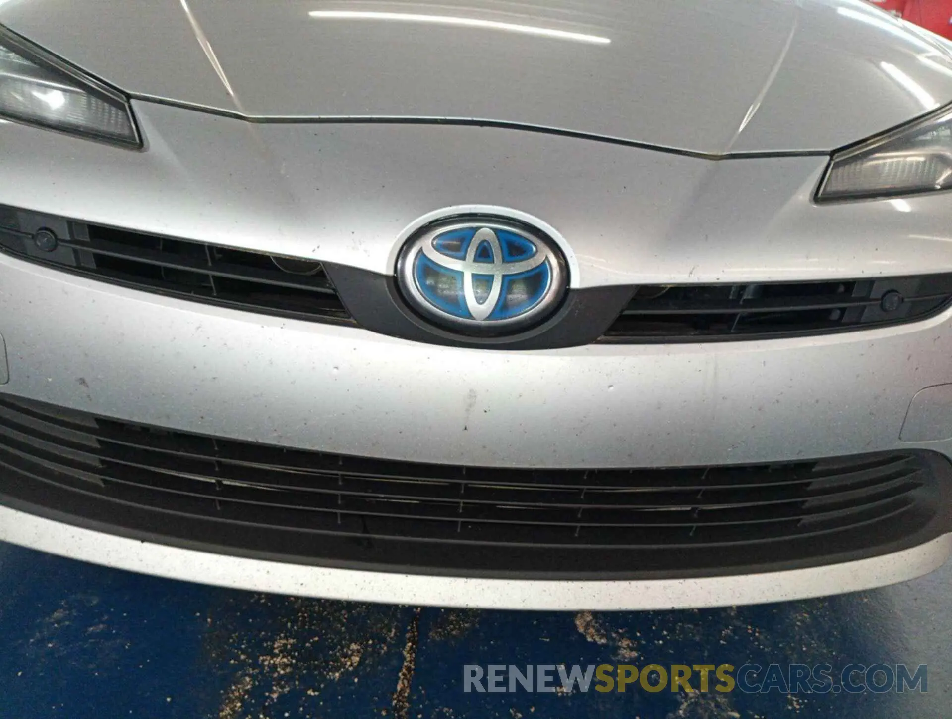 32 Photograph of a damaged car JTDKARFU5L3108086 TOYOTA PRIUS 2020