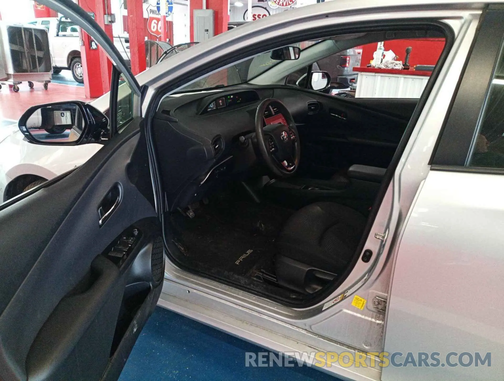 6 Photograph of a damaged car JTDKARFU5L3108086 TOYOTA PRIUS 2020