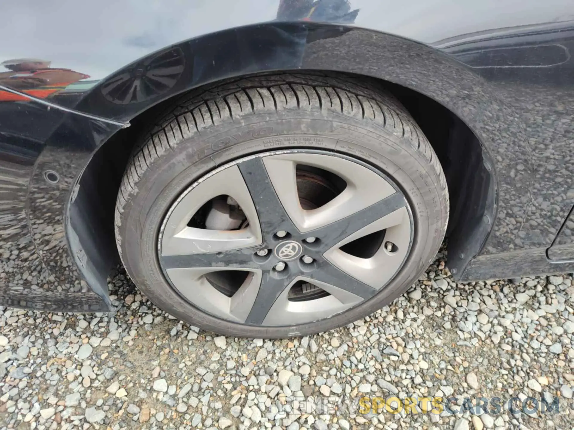 32 Photograph of a damaged car JTDKARFU5L3115040 TOYOTA PRIUS 2020