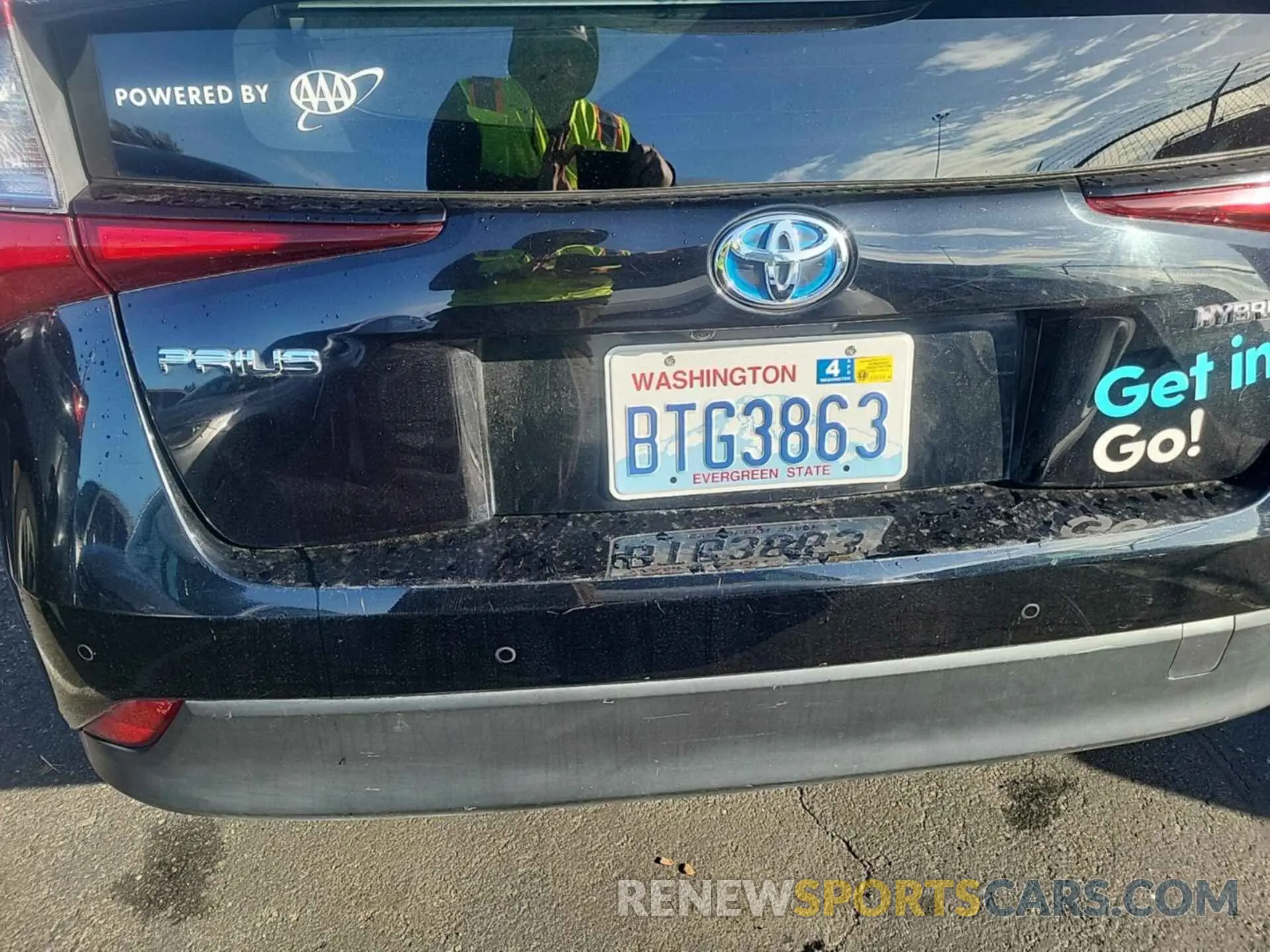 12 Photograph of a damaged car JTDKARFU5L3115121 TOYOTA PRIUS 2020