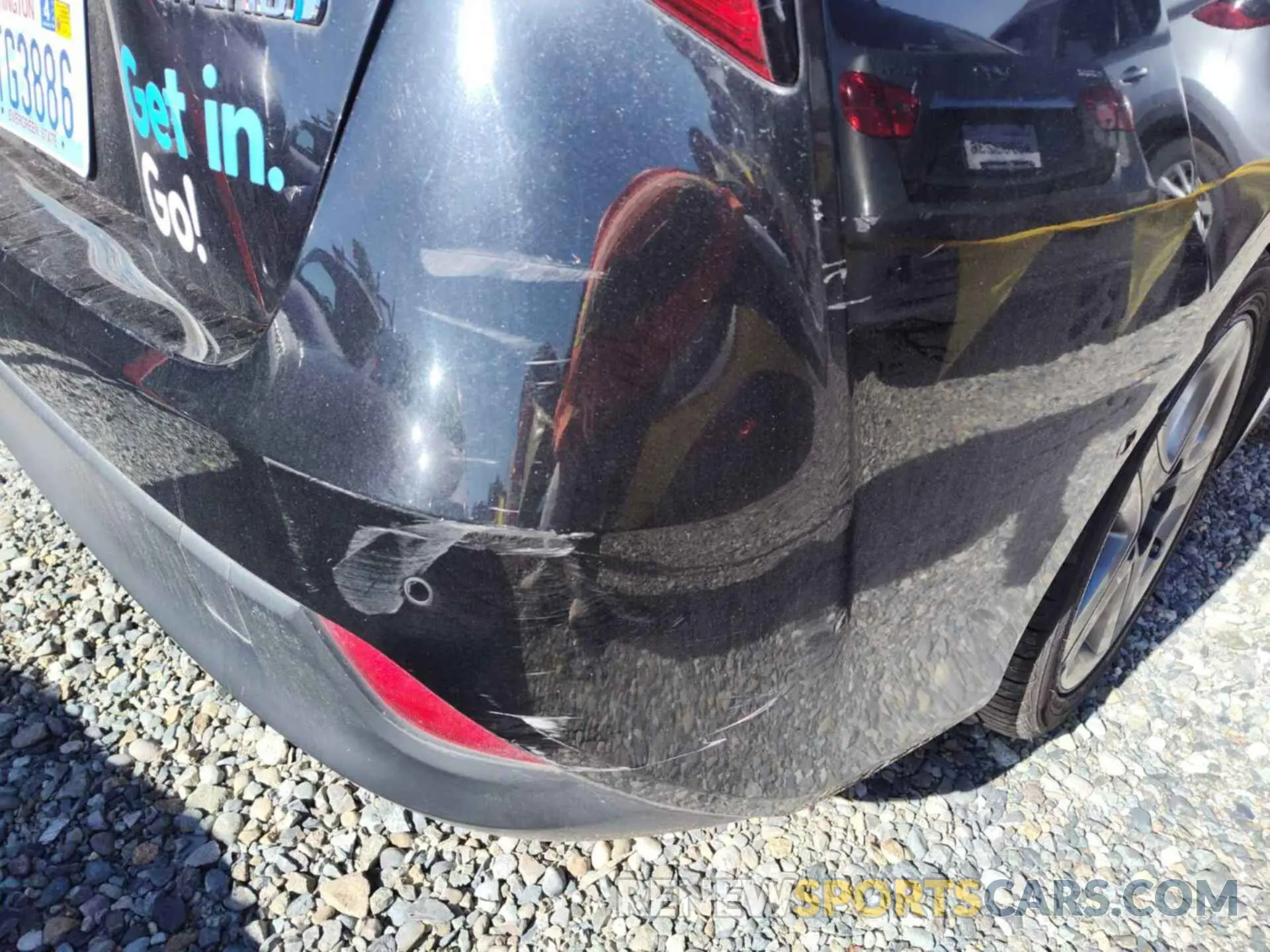 32 Photograph of a damaged car JTDKARFU5L3116043 TOYOTA PRIUS 2020