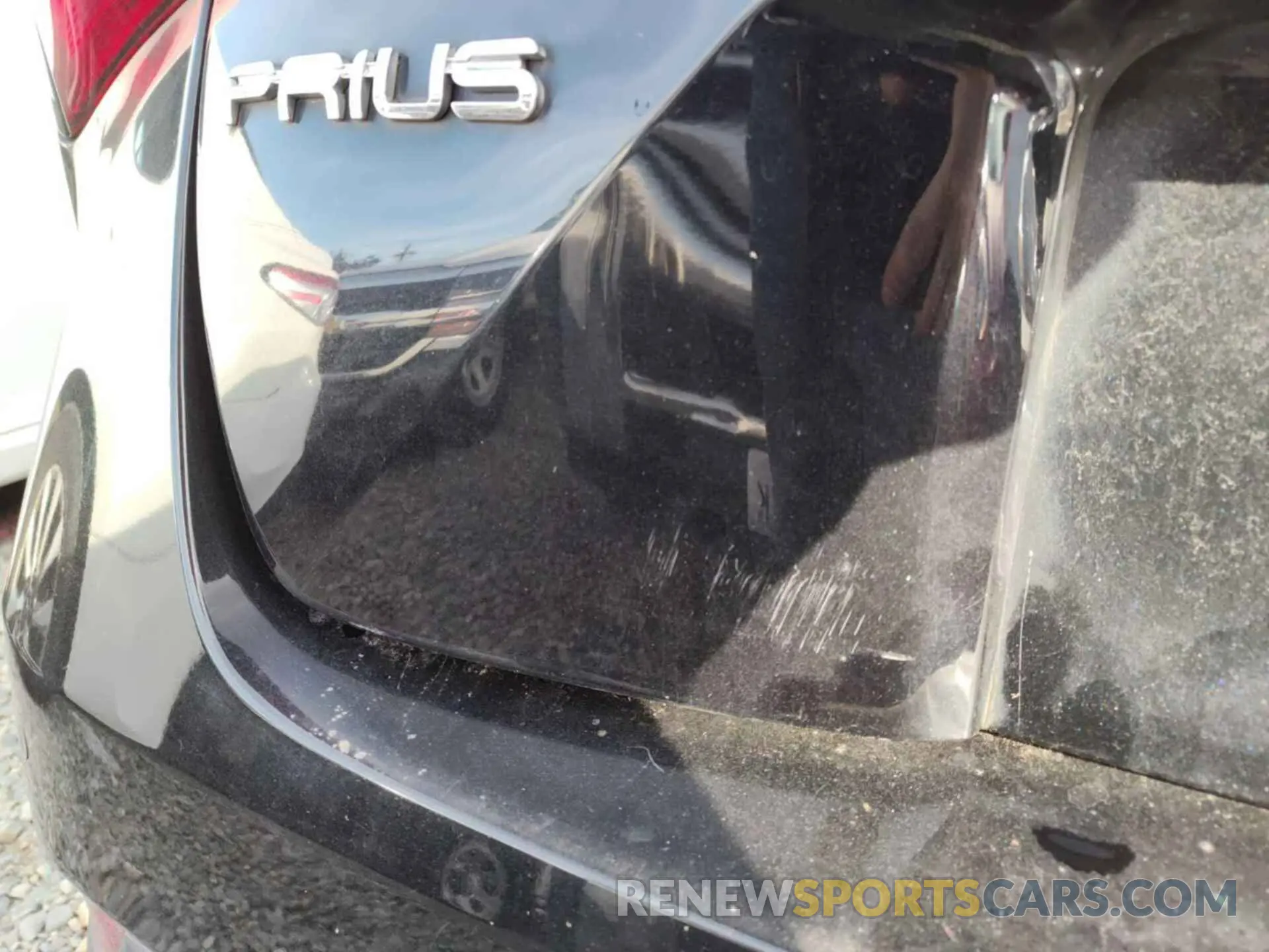 21 Photograph of a damaged car JTDKARFU5L3116141 TOYOTA PRIUS 2020