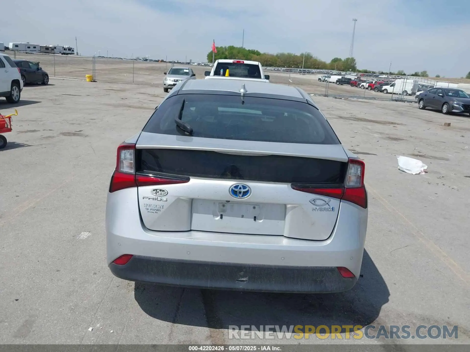 16 Photograph of a damaged car JTDKARFU5L3117287 TOYOTA PRIUS 2020