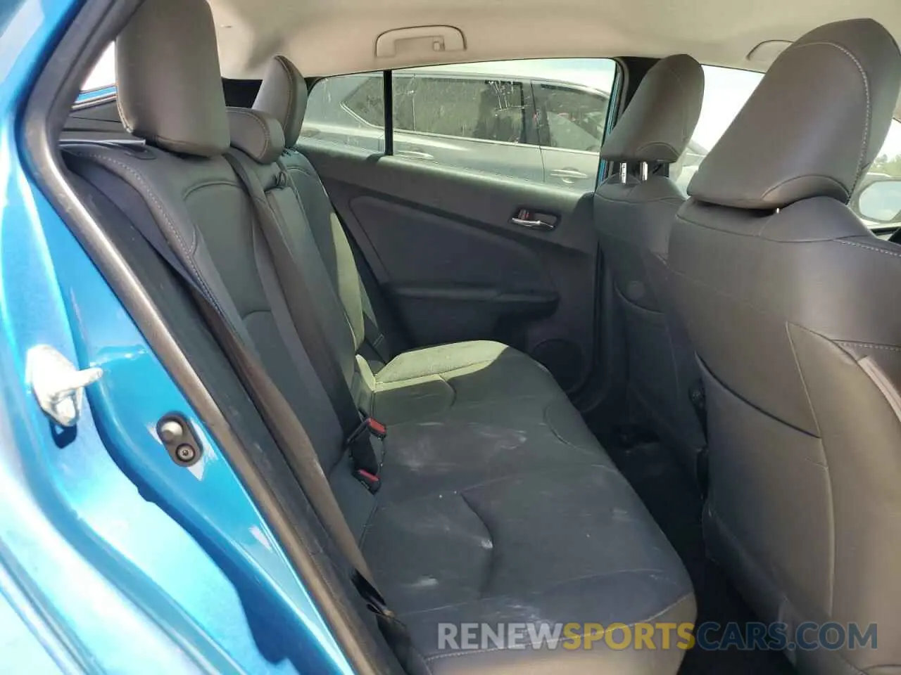10 Photograph of a damaged car JTDKARFU5L3117659 TOYOTA PRIUS 2020