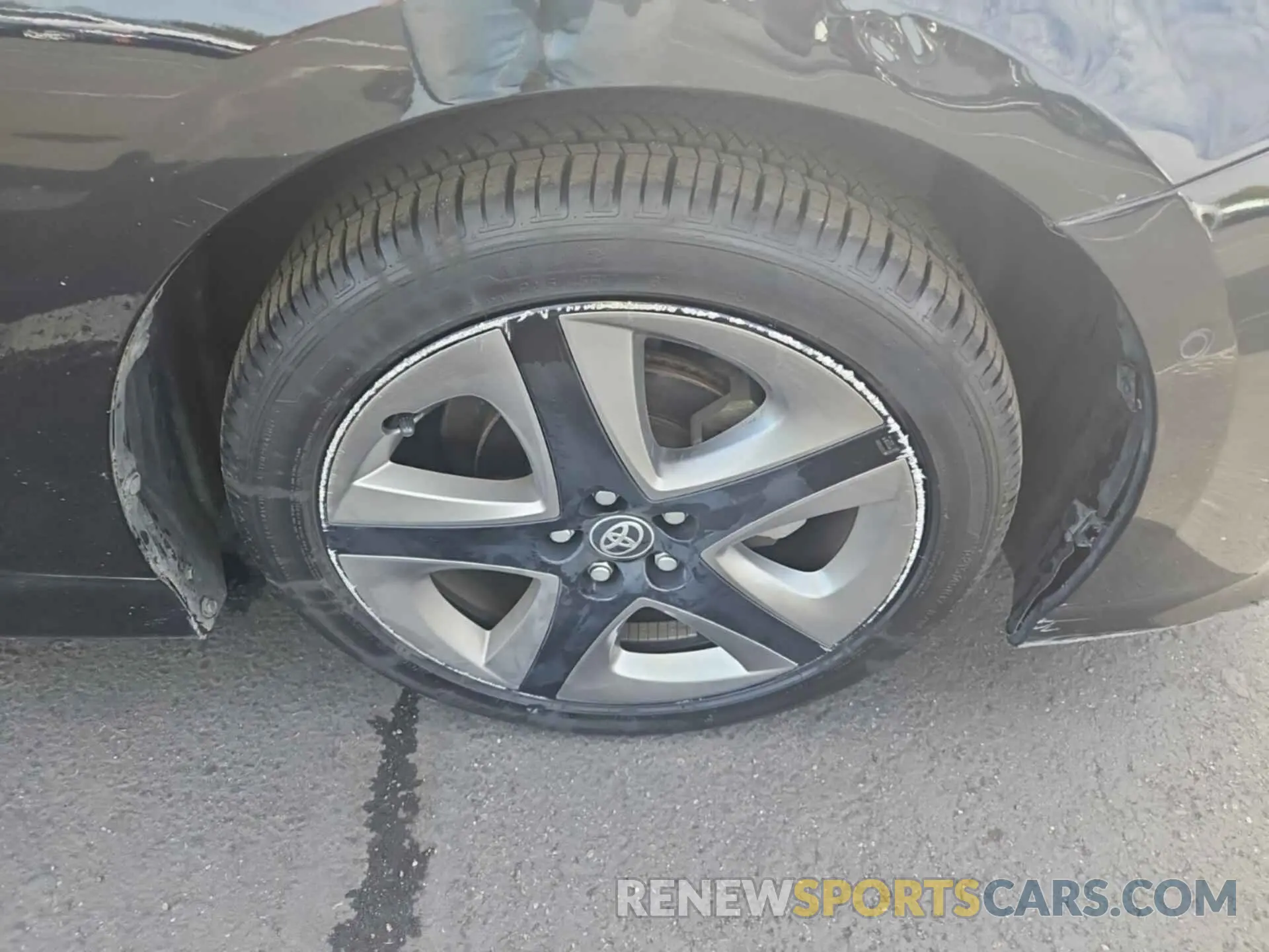 33 Photograph of a damaged car JTDKARFU6L3116231 TOYOTA PRIUS 2020