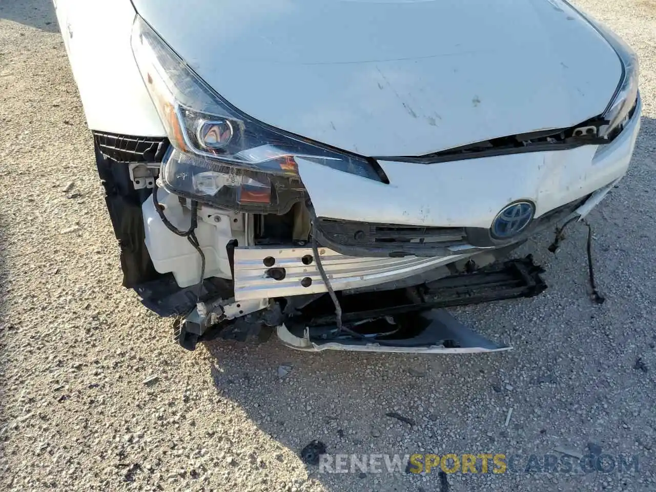 9 Photograph of a damaged car JTDKARFU7L3105559 TOYOTA PRIUS 2020