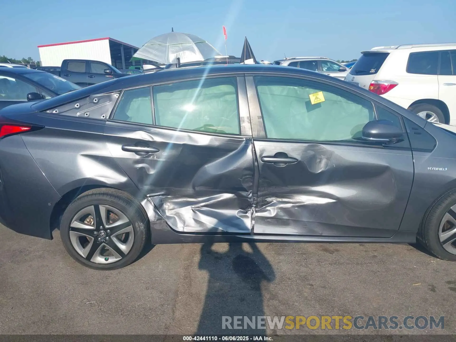 6 Photograph of a damaged car JTDKARFU7L3111118 TOYOTA PRIUS 2020