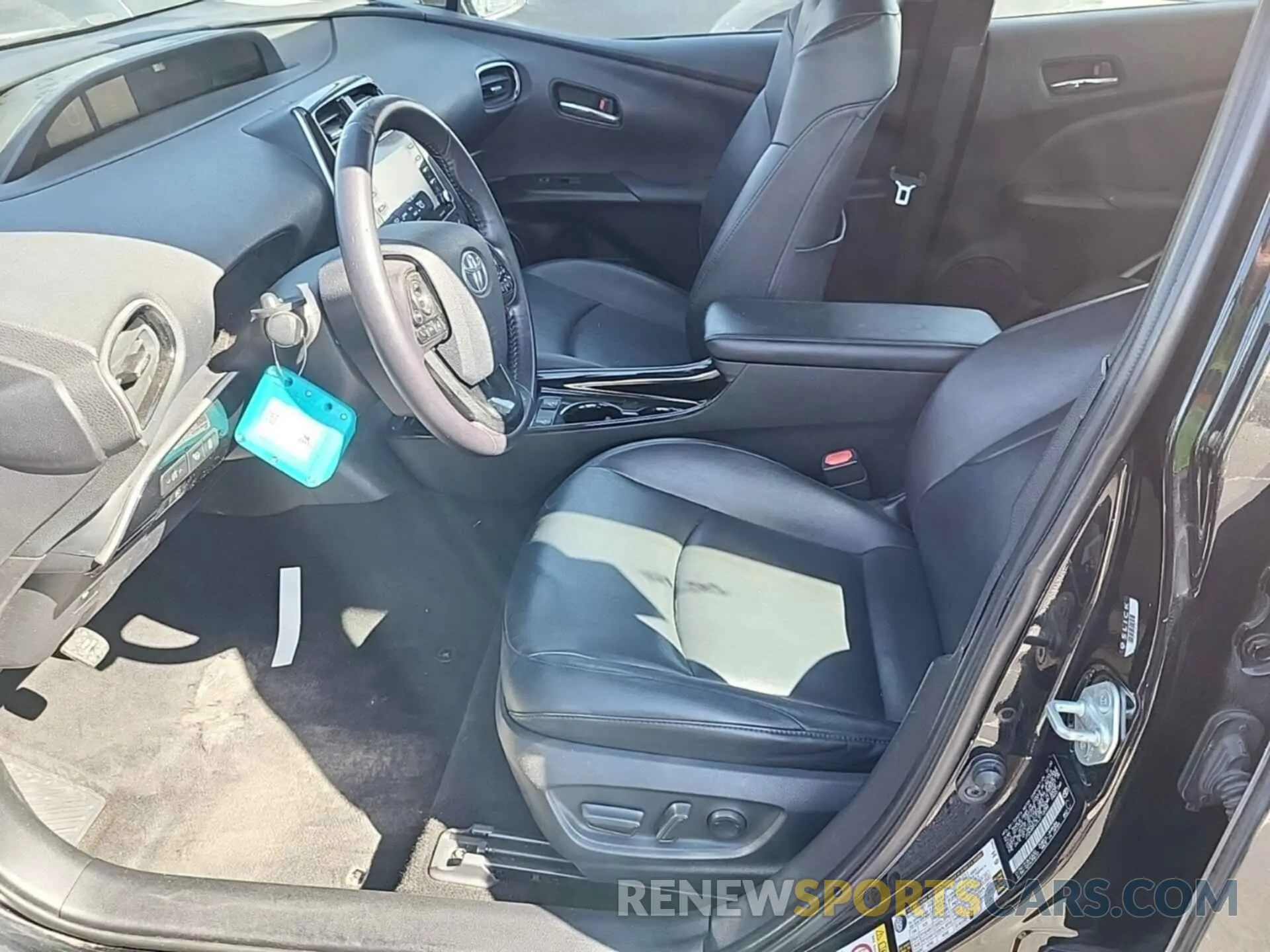 21 Photograph of a damaged car JTDKARFU7L3112088 TOYOTA PRIUS 2020