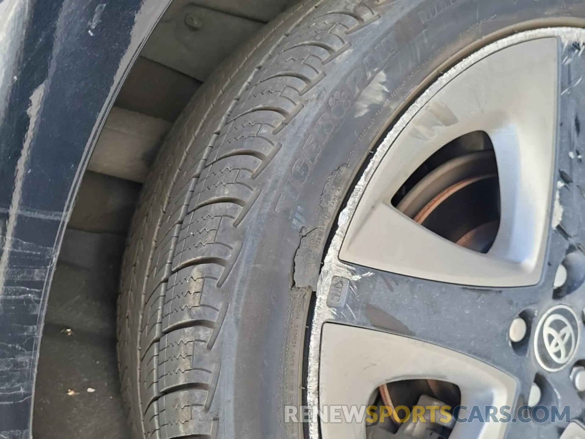 24 Photograph of a damaged car JTDKARFU7L3112298 TOYOTA PRIUS 2020