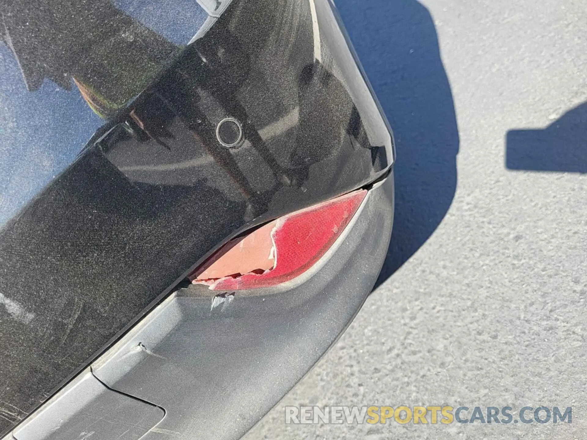 33 Photograph of a damaged car JTDKARFU7L3112298 TOYOTA PRIUS 2020