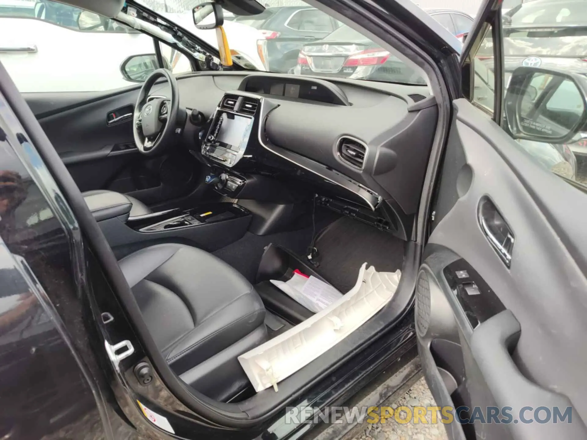 33 Photograph of a damaged car JTDKARFU7L3115850 TOYOTA PRIUS 2020