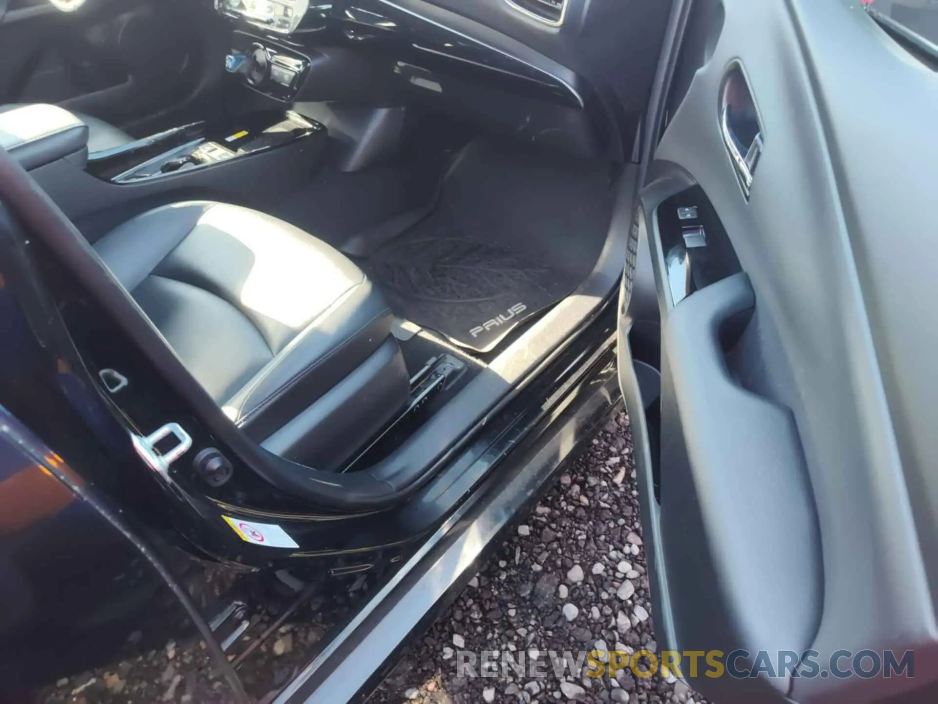 4 Photograph of a damaged car JTDKARFU7L3116187 TOYOTA PRIUS 2020