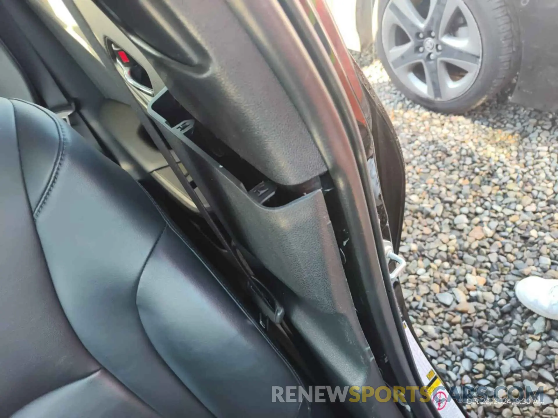 24 Photograph of a damaged car JTDKARFU7L3116304 TOYOTA PRIUS 2020