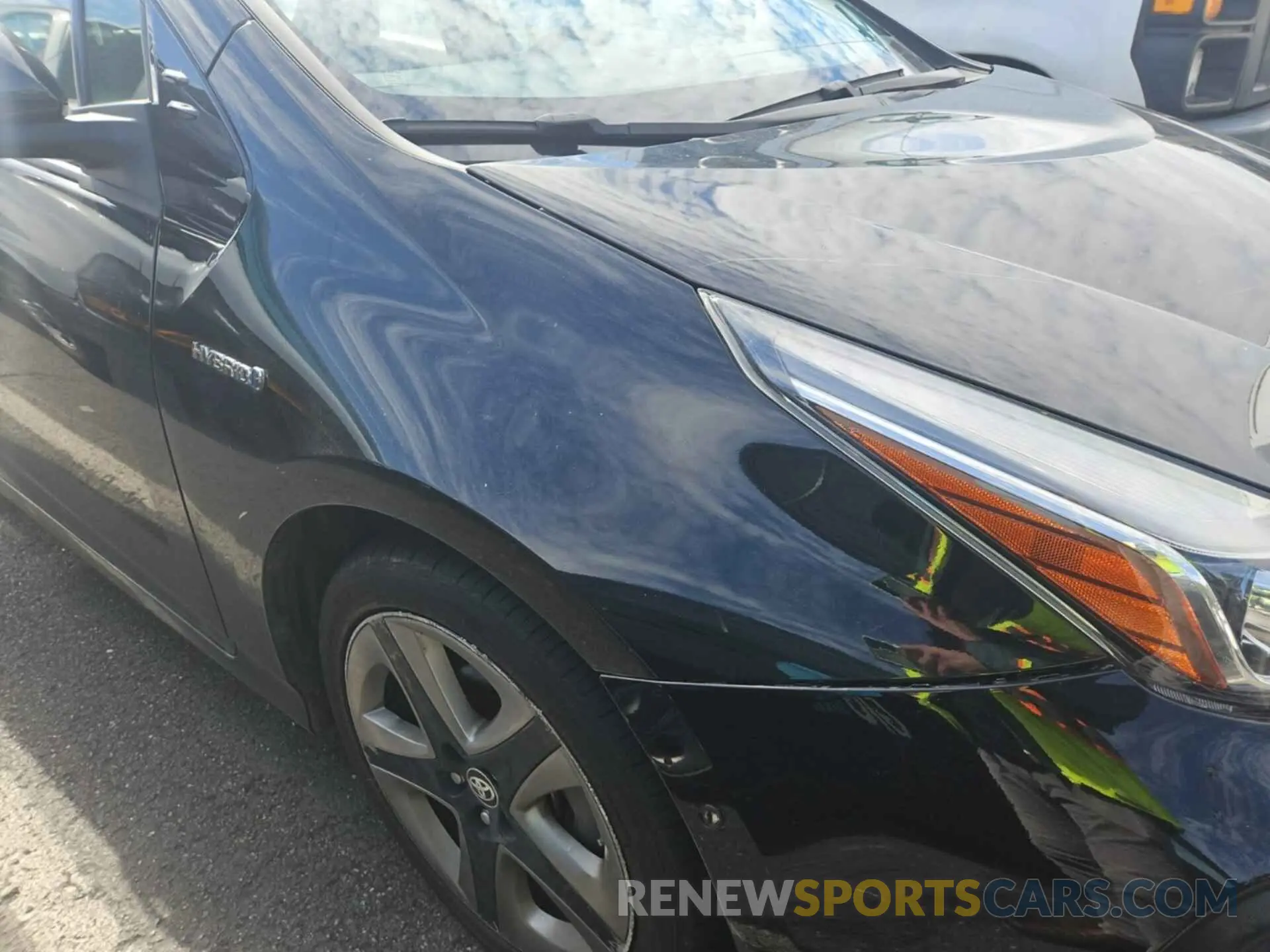 32 Photograph of a damaged car JTDKARFU9L3116109 TOYOTA PRIUS 2020