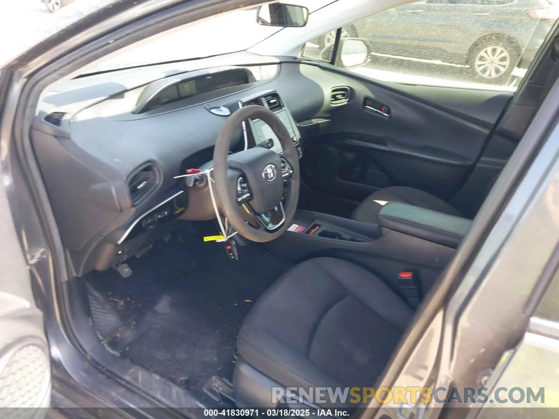 5 Photograph of a damaged car JTDKARFU9L3119401 TOYOTA PRIUS 2020