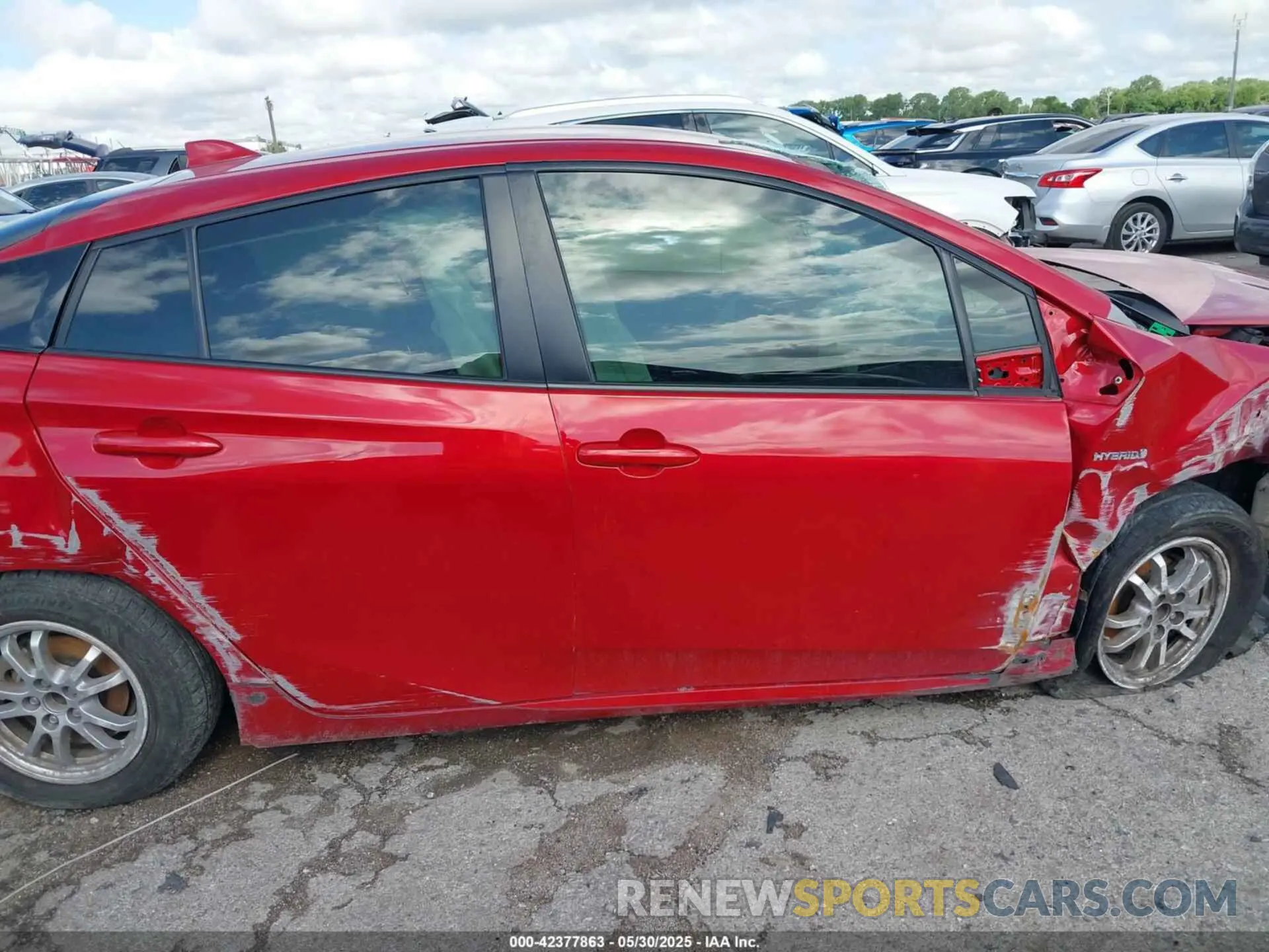 12 Photograph of a damaged car JTDKARFUXL3113493 TOYOTA PRIUS 2020